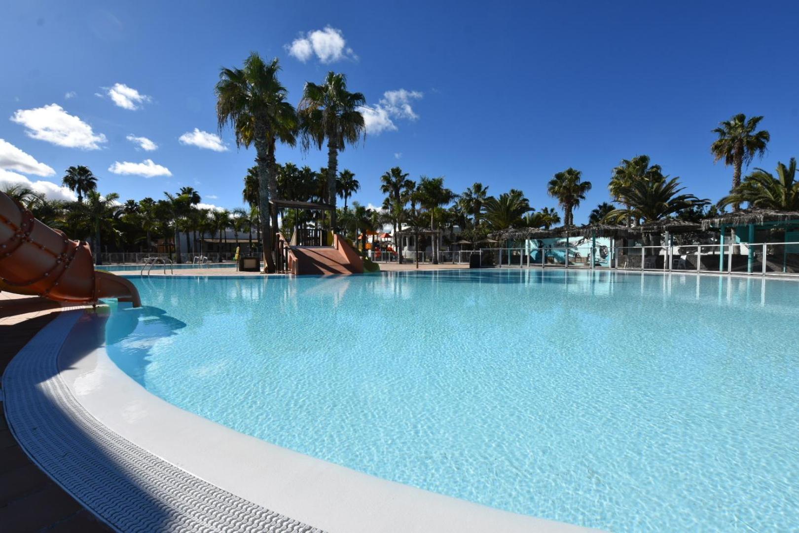 קורלחו Book Jet - Oasis Dunas Apartment Relax & Maxi Pool מראה חיצוני תמונה